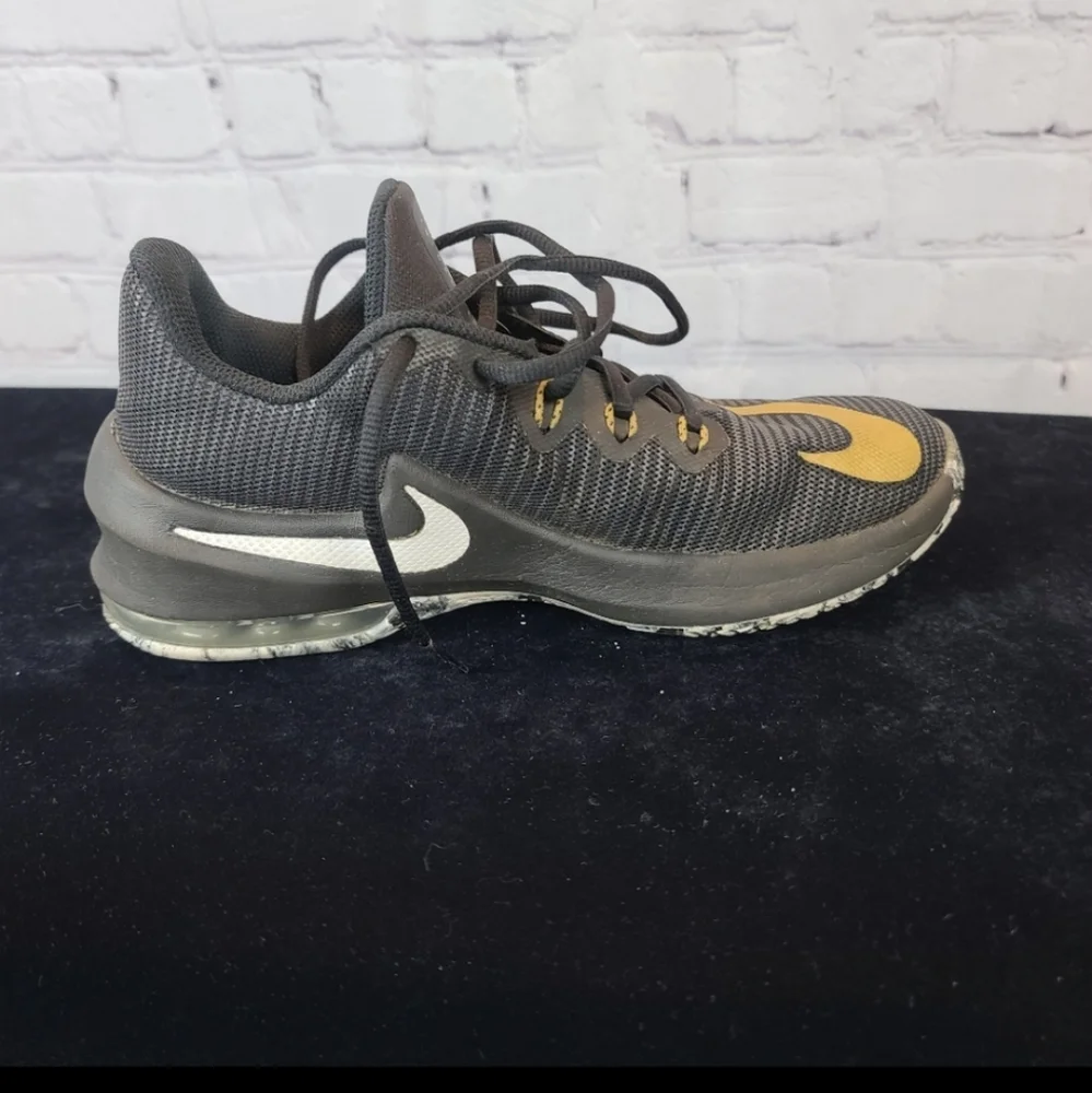 Nike Youth Air Max Infuriate 2 Black and G…